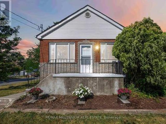 96 Phillip Avenue, Toronto, ON, M1N 3R4 house for sale | Listing ID E12288 | Royal LePage