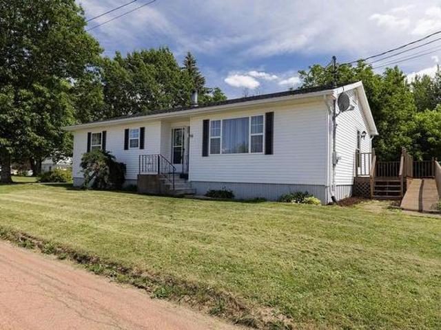 96 Queen Street, Pugwash, NS, B0K 1L0 house for sale | Listing ID 202618 | Royal LePage