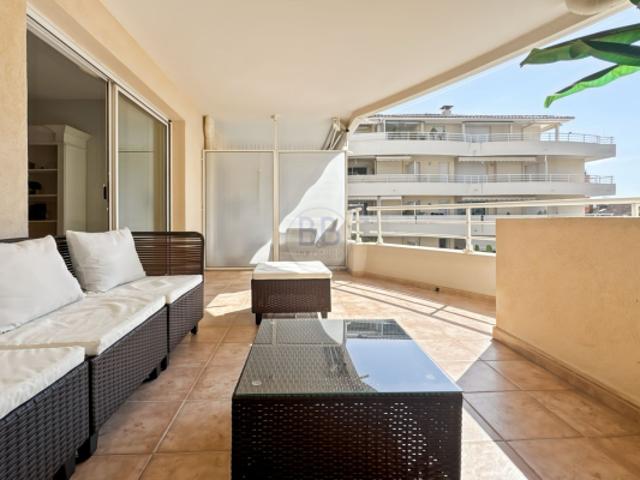 96M2 EN PLEIN CENTRE VILLE