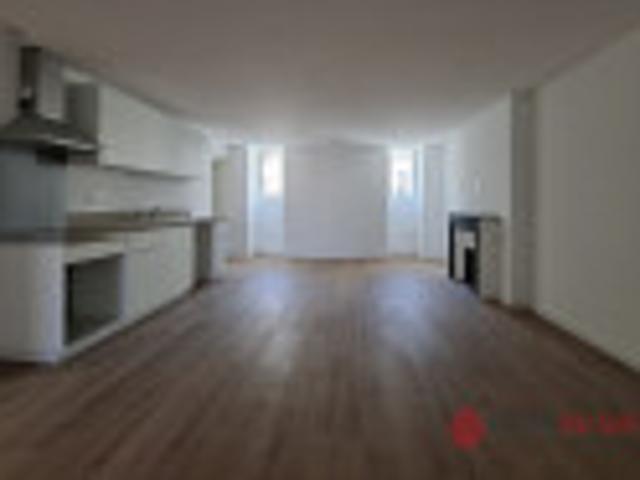 96m² habitables, 5 pièces à Beziers 1 070 € par mois