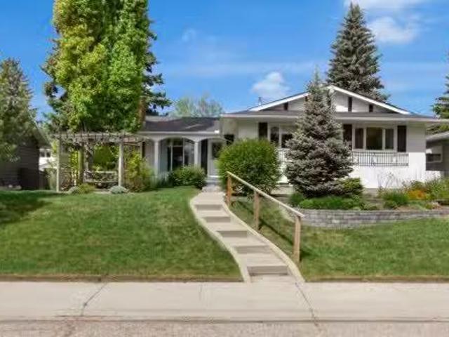 9715 Palishall Road Sw, Calgary, AB, T2V 3T4 house for sale.