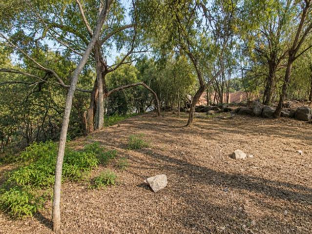 972 m² Land available in Magalies Golf Estate