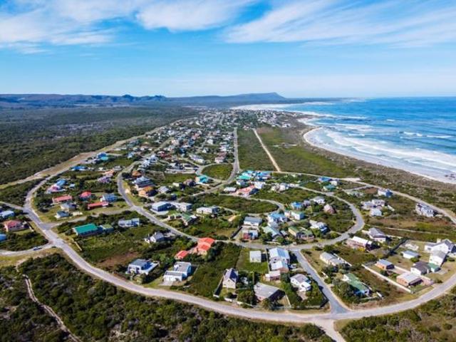 972 m² Land available in Pearly Beach