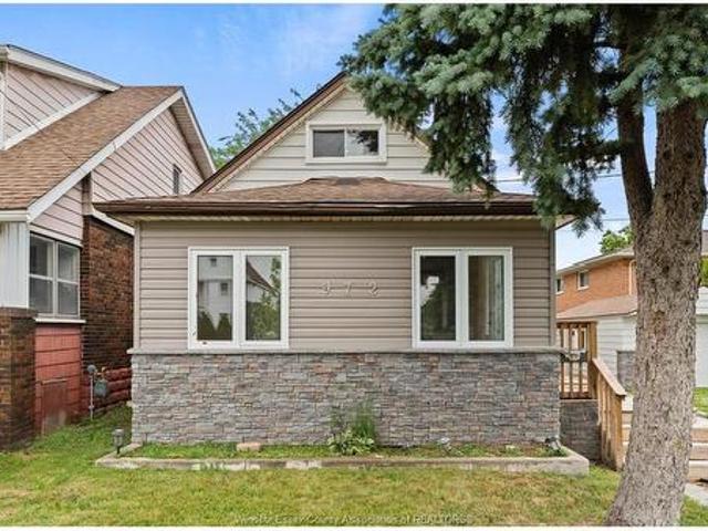 Main 972 Wellington Avenue, Windsor, ON, N9A 5J8 house for lease | Listing ID 26013 | Royal LePage