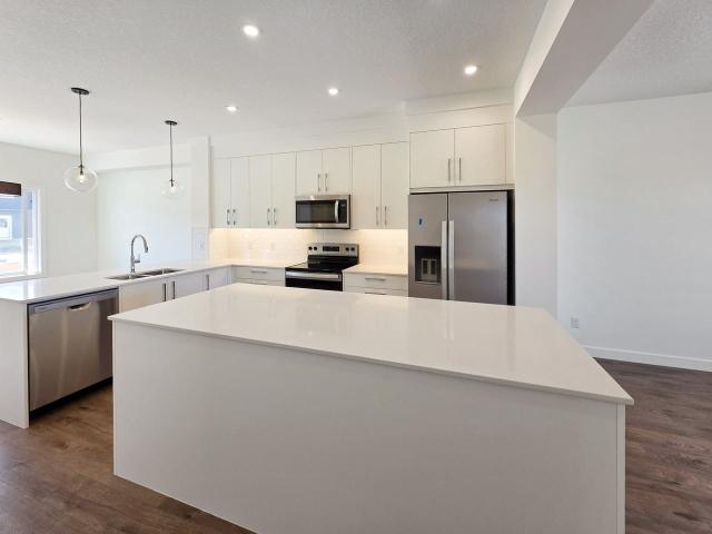 9735 Huxbury Drive NE, Calgary, AB 3 Bedroom Apartment for Rent at 8749 Huxbury Dr Ne, Calgary, AB T2A 5Z9 Forest Heights