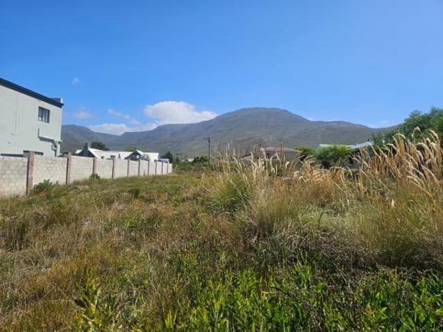 973 m² Land available in Kleinmond