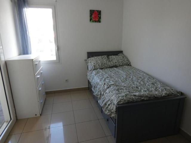 97490 Ste Clotilde T1 meublé de 20.60 m2 plus parking sécurisé