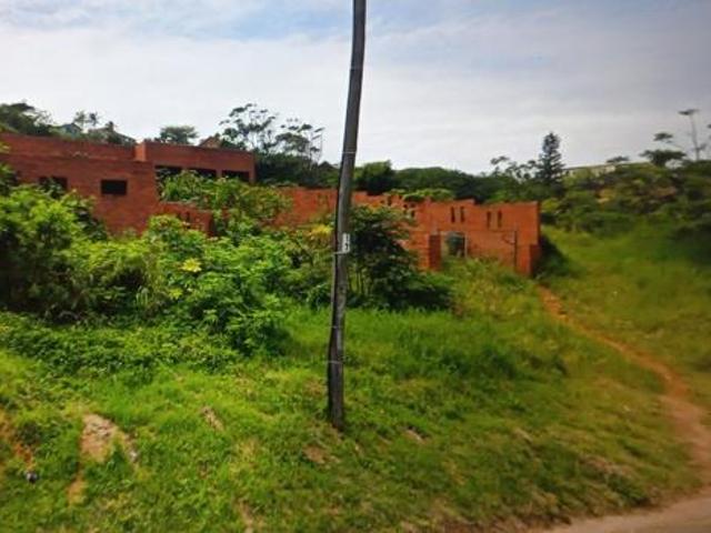 975 m² Land available in La Mercy