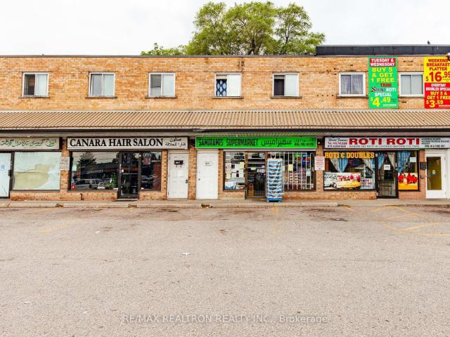 975A 975 Albion Road, Etobicoke | 3Beds/1Bath, Townhouse, $2,500/mo | Condos. Ca