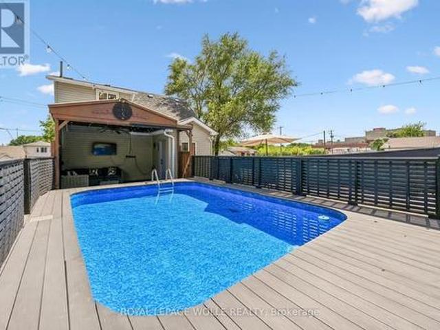 976 Guelph Street, Kitchener, ON, N2H 5Z6 house for sale | Listing ID X13604 | Royal LePage