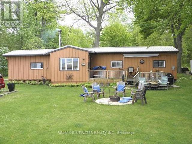 9774 Lake Road, Lambton Shores Kettle Point, ON, N0N 1J1 house for sale | Listing ID X12156 | Royal LePage