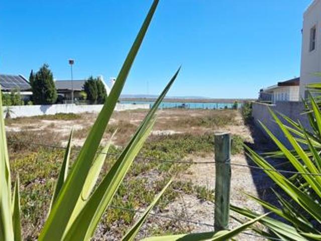 977 m² Land available in Velddrif
