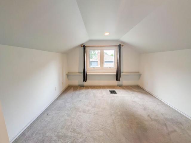 977 Parkhill Ave, Burlington All Inclusive 1 Bed Upper Unit