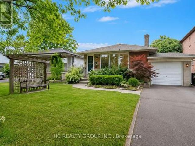 980 Lillian Street, Toronto, ON, M2M 3E9 house for lease | Listing ID C13464 | Royal LePage