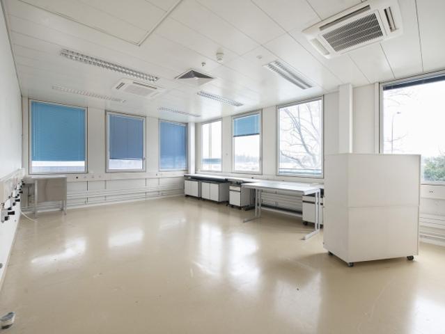 980m2 de laboratoires au 2ème étage du CTN 14 à Plan les Ouates