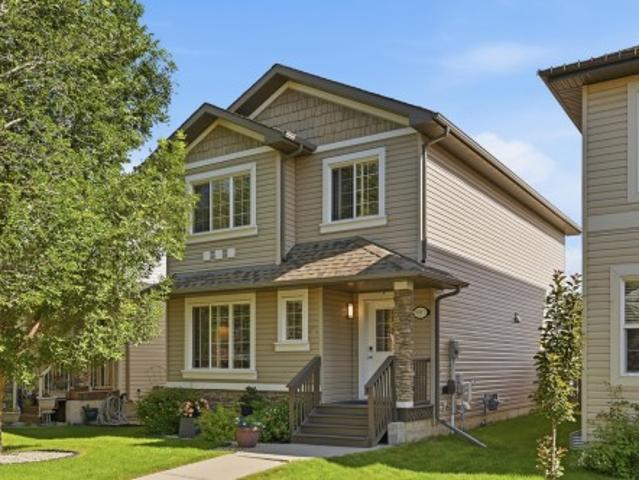 9817 Avenue, Morinville, AB, T8R 0C2 house for sale | Listing ID E4497 | Royal LePage