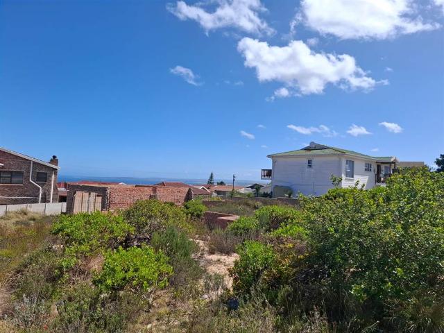 982 m² Land available in Dana Bay
