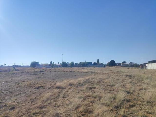 983 m² Land available in Derby