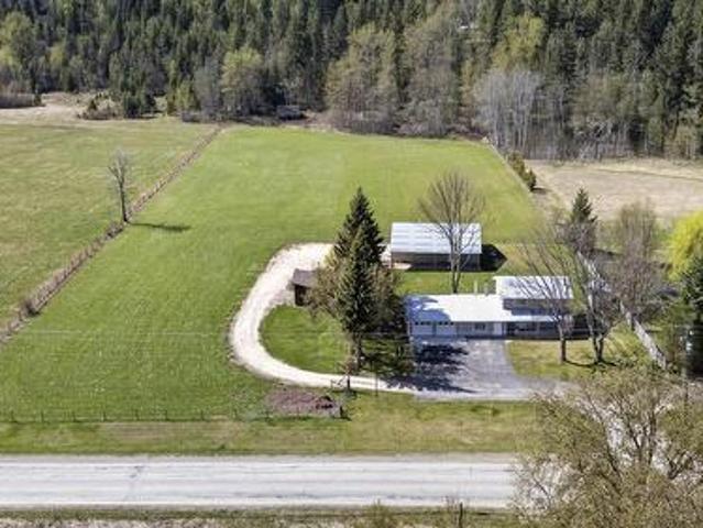 985 Old N Thompson Highway, Clearwater, BC, V0E 1N2 house for sale | Listing ID 10396 | Royal LePage