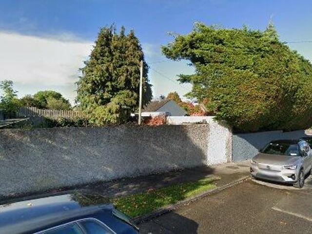 985 m2 office space for sale in Dublin 15