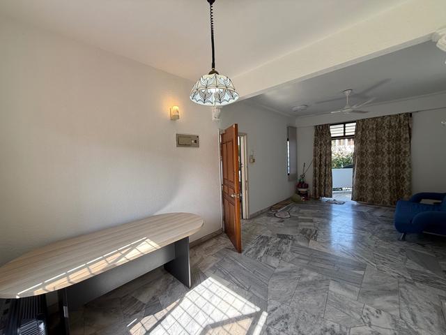 985sf Low density Quiet and privacy Greenish view Maintain well