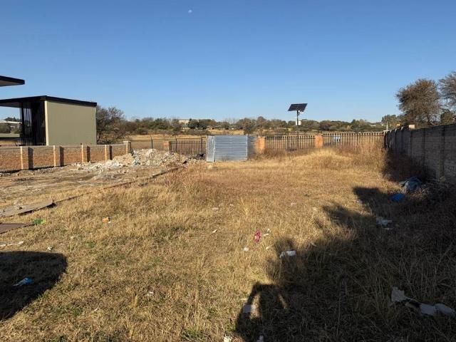 986 m² Land available in Ruimsig