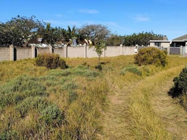 987 m² Land available in Boesmansriviermond