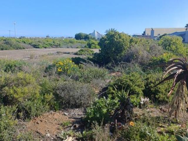 988 m² Land available in Lamberts Bay
