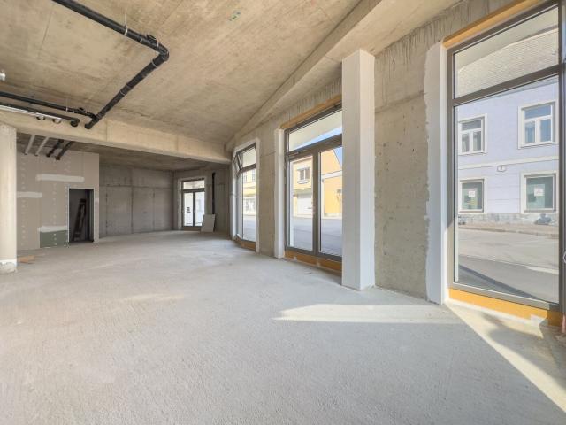 96,93 m² großes Geschäftslokal am Rathausplatz in Stockerau
