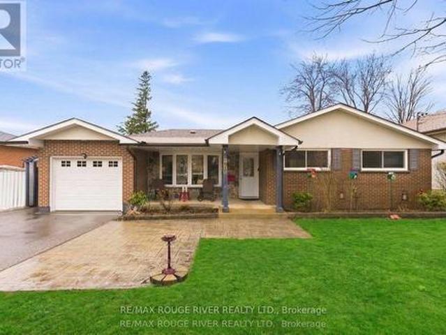 98 Applewood Crescent, Whitby Blue Grass Meadows, ON, L1N 2E7 house for sale | Listing ID E12947 | Royal LePage