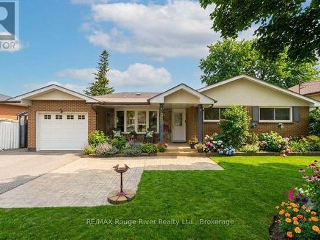 98 Applewood Crescent, Whitby Blue Grass Meadows, ON, L1N 2E7 house for sale | Listing ID E13432 | Royal LePage