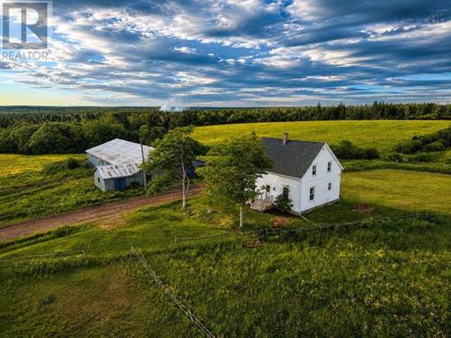 98 Archibald Road, Harmony, NS, B6L 3A6 house for sale | Listing ID 202615 | Royal LePage