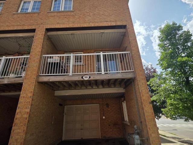 98 Birdstone Crescent in Toronto: Junction Area Condo Townhouse for lease Toronto W02: MLS®# W13518062