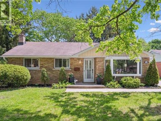98 Chelsea Road, Kitchener, ON, N2B 1H9 house for sale | Listing ID 40830 | Royal LePage