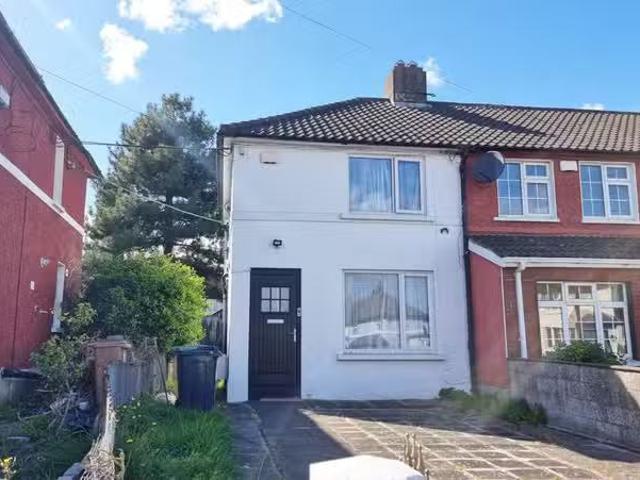 98 Clonard Road, Dublin 12, Crumlin, Dublin 12, D12P0A6 is for.