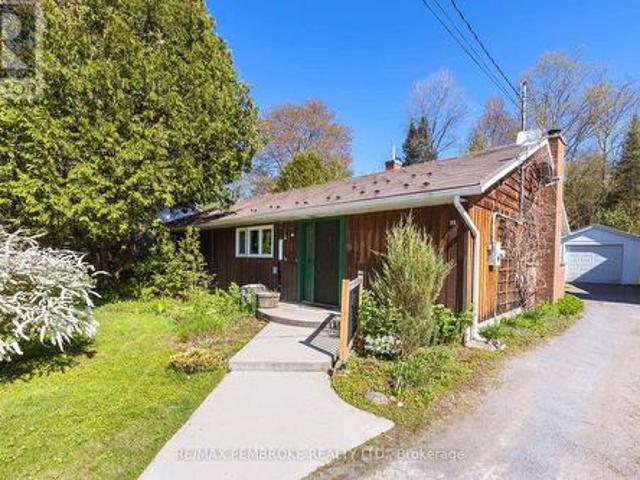 98 Glendale Avenue, Deep River, ON, K0J 1P0 house for sale | Listing ID X13441 | Royal LePage