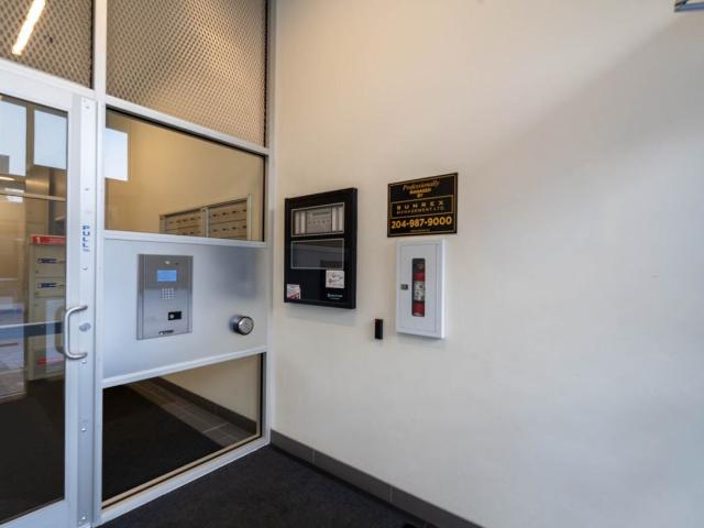 98 Market 1 Bedroom Apartment for Rent at 98 Market Ave, Winnipeg, MB R3B 0W2 Downtown Winnipeg