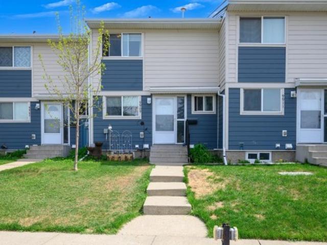 9909 Avenue, Edmonton, AB, T5X 4X2 townhouse for sale | Listing ID E4445 | Royal LePage