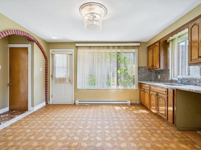 9900 Av. Charton, H2B 2C6, H2B 2C6, Montréal