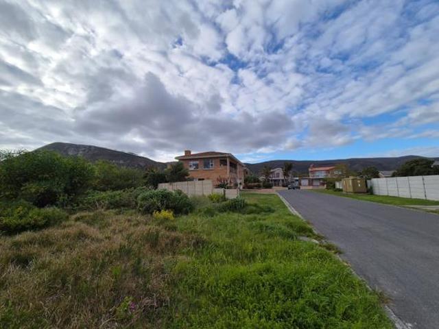 990 m² Land available in Franskraal