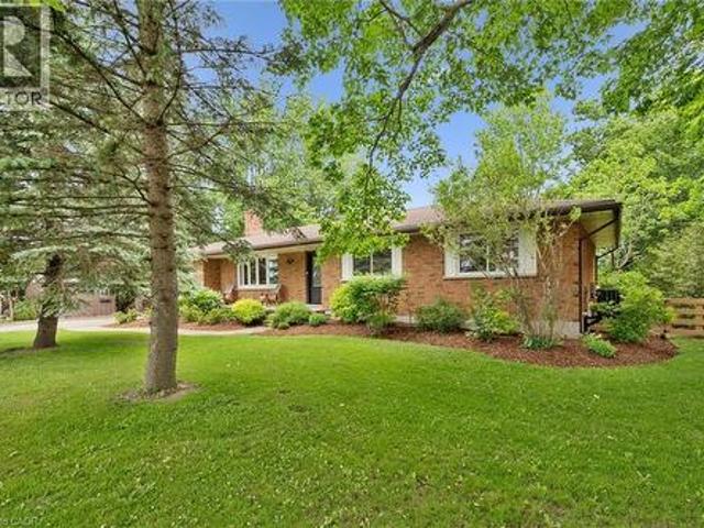 990 Scotland Street, Fergus, ON, N1M 2W5 house for sale | Listing ID 40839 | Royal LePage