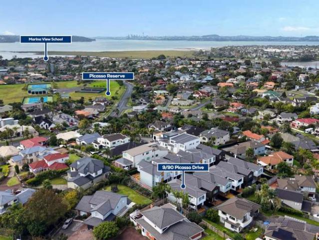 9/90 Picasso Drive, West Harbour, Waitakere City