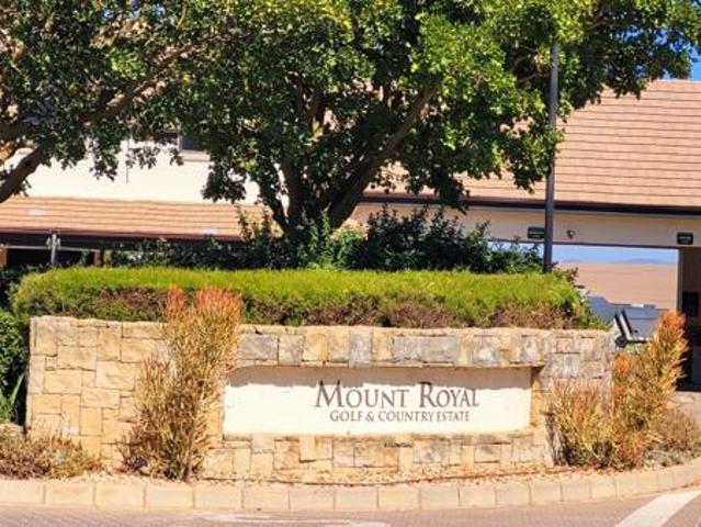 992 m² Land available in Mount Royal Golf Estate