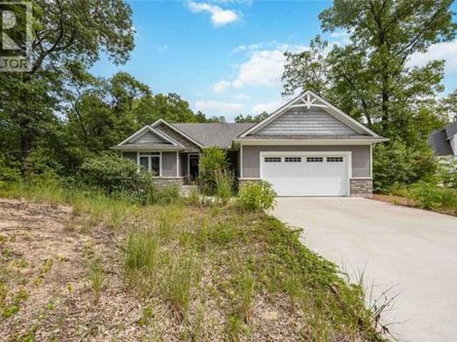9934 Nipigon Street, Lambton Shores, ON, N0M 2L0 house for sale | Listing ID 26020 | Royal LePage