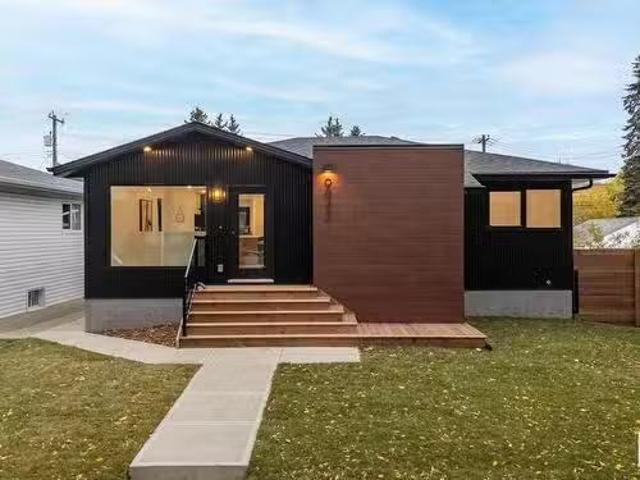 9942 78 St Nw, Edmonton, AB, T6A 3C9 house for sale Listing.