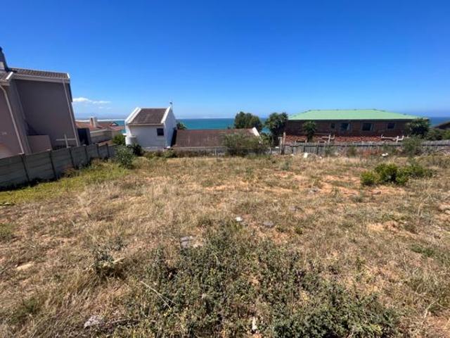 996 m² Land available in Wavecrest