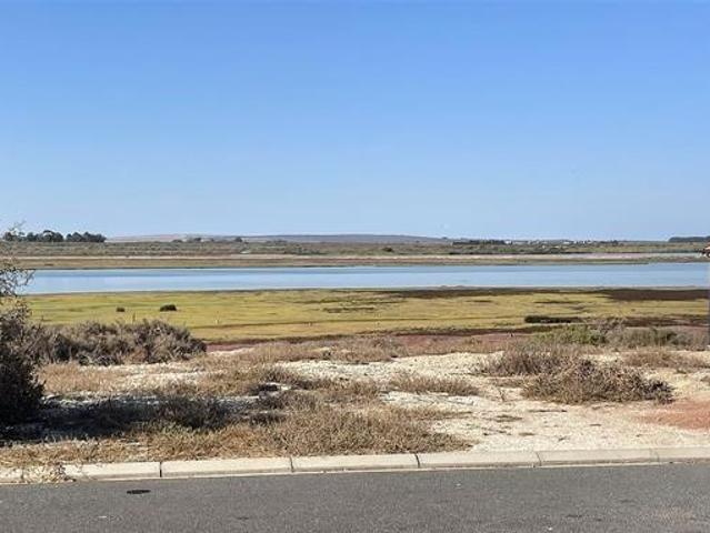 996 m² Land available in Port Owen