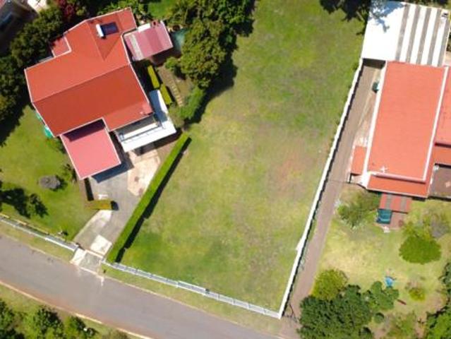 998 m² Land available in Cintsa