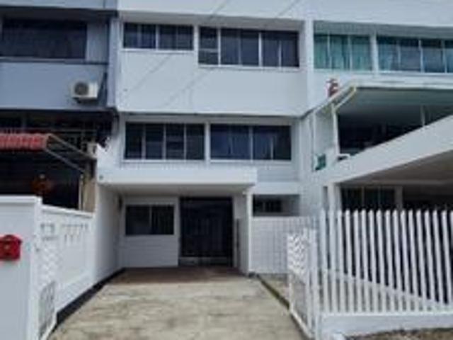 999 Yrs Multi Storey Terrace House in Tmn Reservoir Off Jln Bundusan