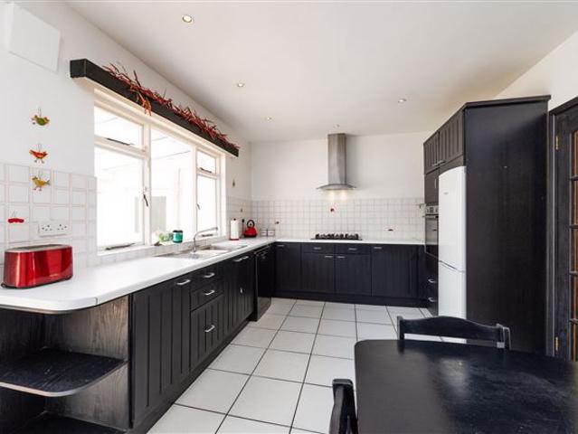 99 Ard na Mara, Malahide, Co. Dublin Sherry FitzGerald Malahide 4911 MyHome. Ie Residential